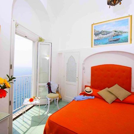 Hotel La Ninfa Amalfi Bagian luar foto
