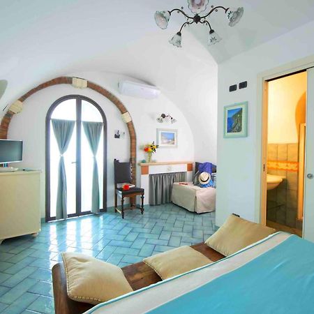 Hotel La Ninfa Amalfi Bagian luar foto