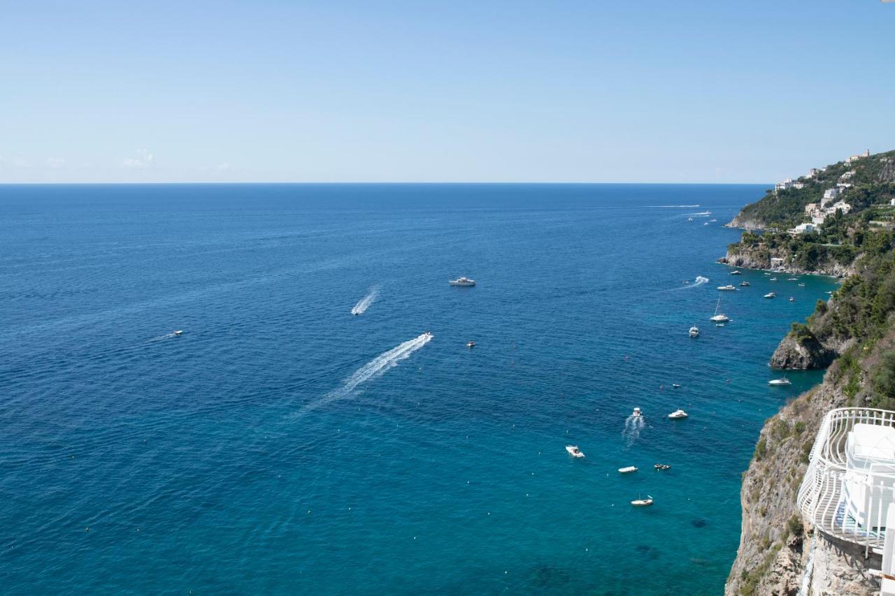 Hotel La Ninfa Amalfi Bagian luar foto