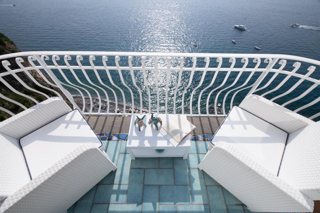 Hotel La Ninfa Amalfi Bagian luar foto