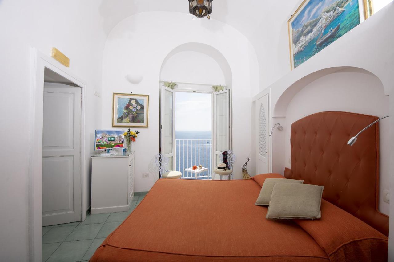 Hotel La Ninfa Amalfi Bagian luar foto