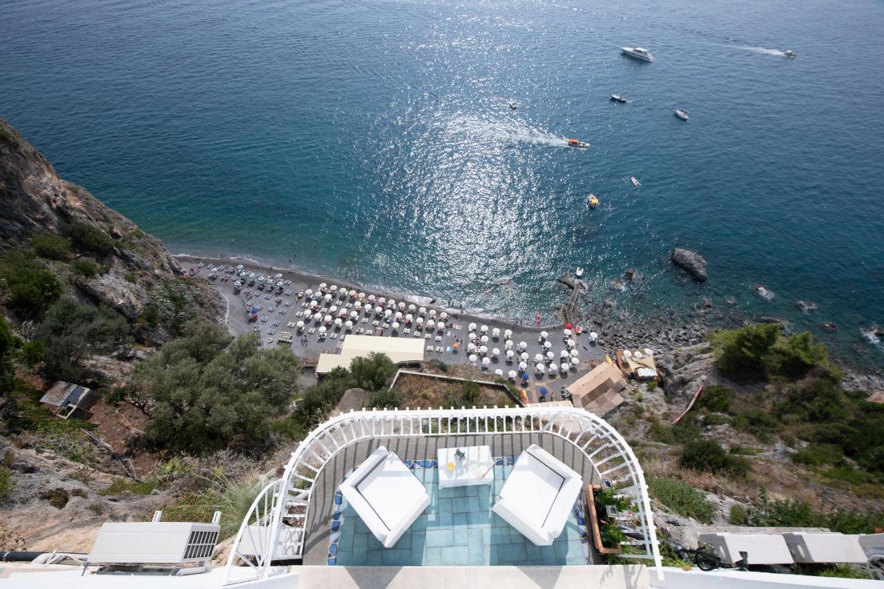 Hotel La Ninfa Amalfi Bagian luar foto