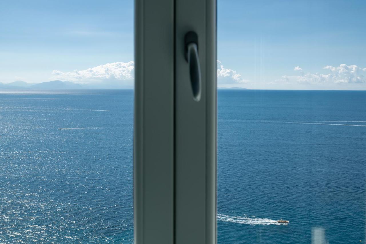 Hotel La Ninfa Amalfi Bagian luar foto