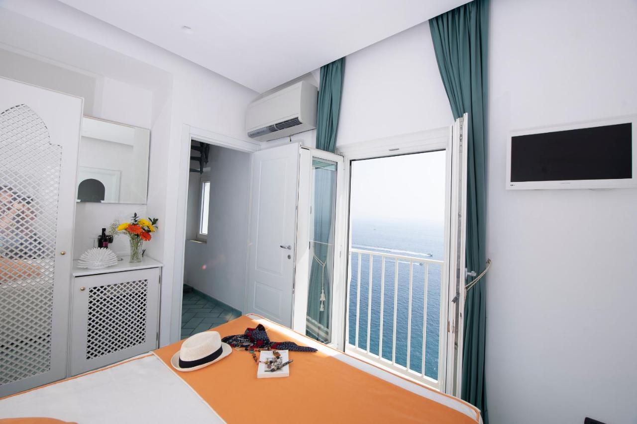 Hotel La Ninfa Amalfi Bagian luar foto