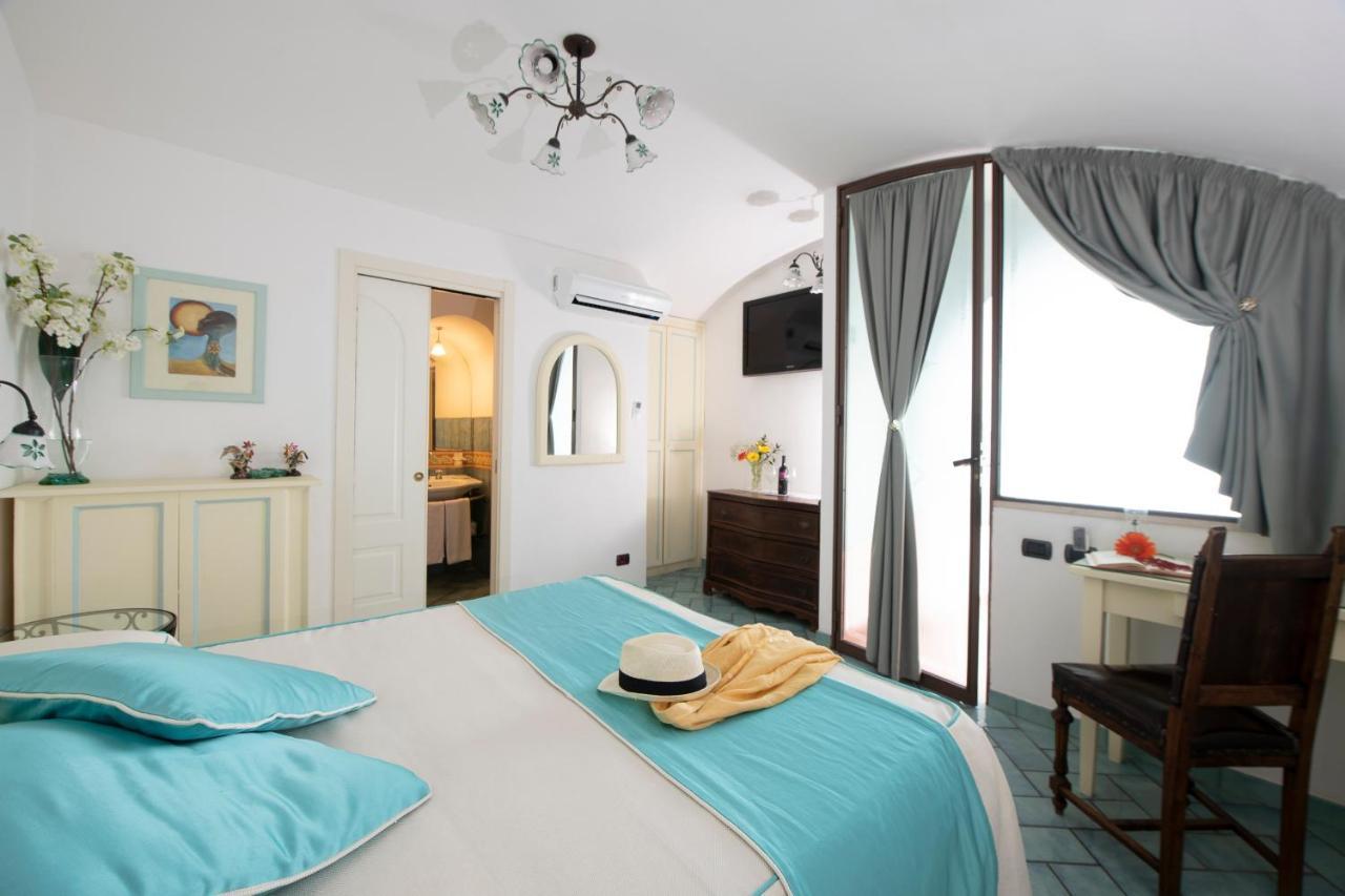 Hotel La Ninfa Amalfi Bagian luar foto