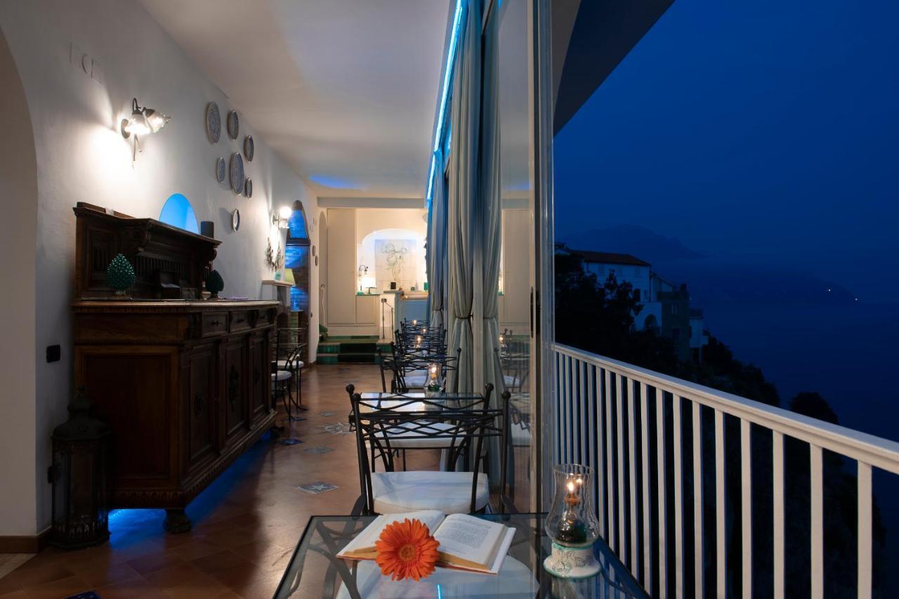 Hotel La Ninfa Amalfi Bagian luar foto