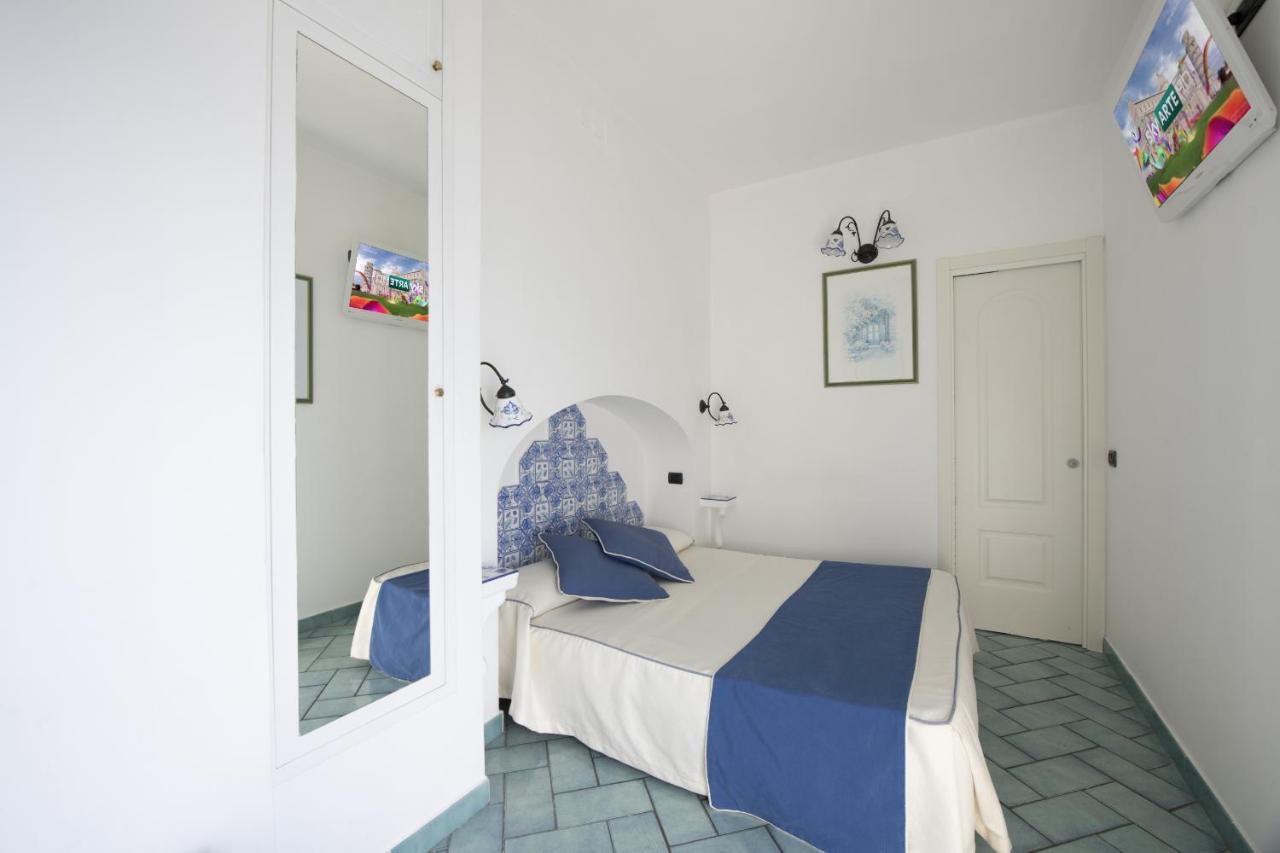Hotel La Ninfa Amalfi Bagian luar foto