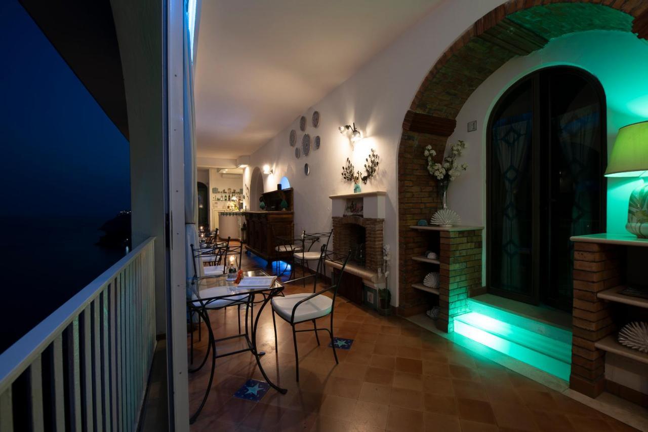 Hotel La Ninfa Amalfi Bagian luar foto