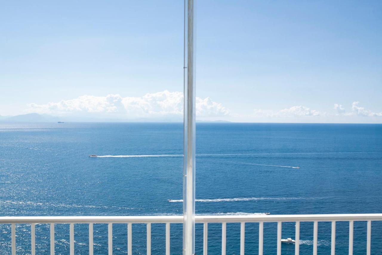 Hotel La Ninfa Amalfi Bagian luar foto