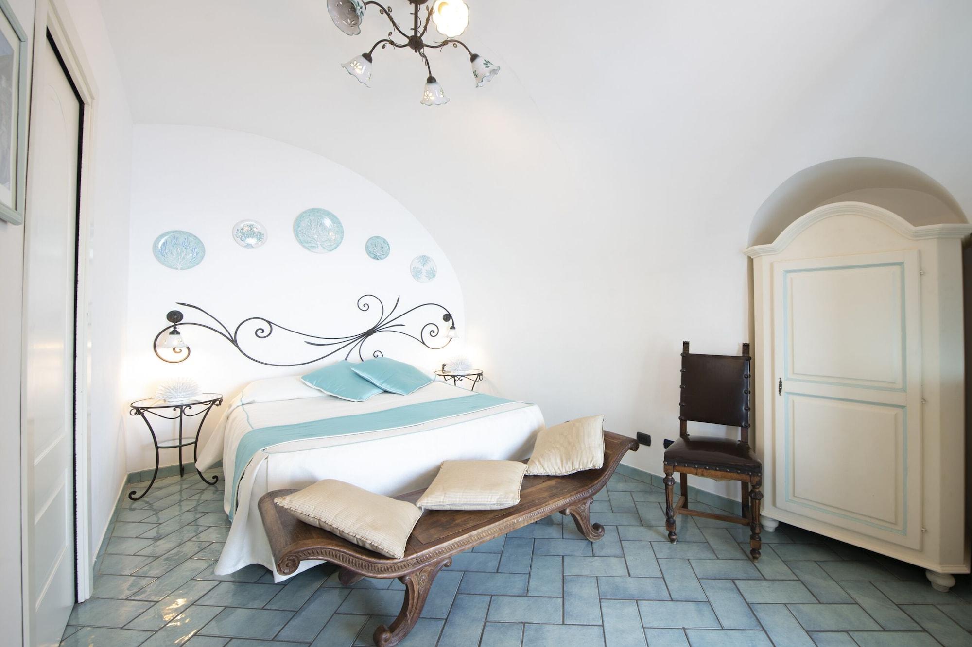 Hotel La Ninfa Amalfi Bagian luar foto