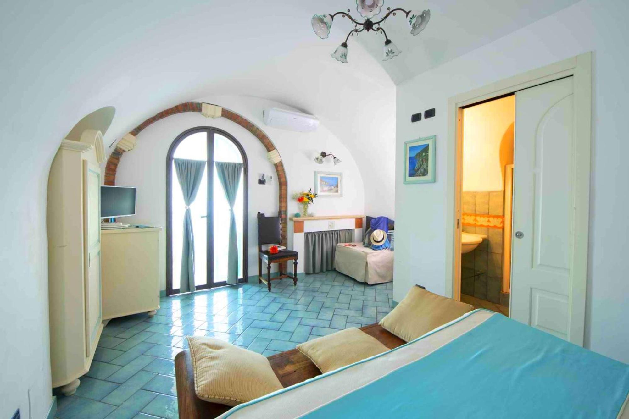 Hotel La Ninfa Amalfi Bagian luar foto