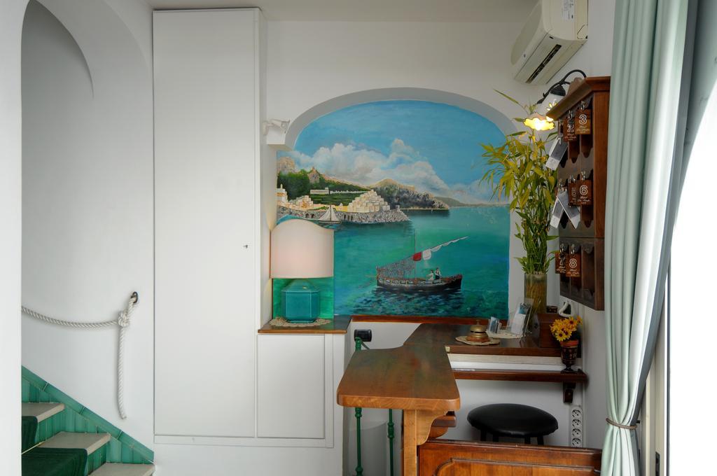Hotel La Ninfa Amalfi Bagian luar foto