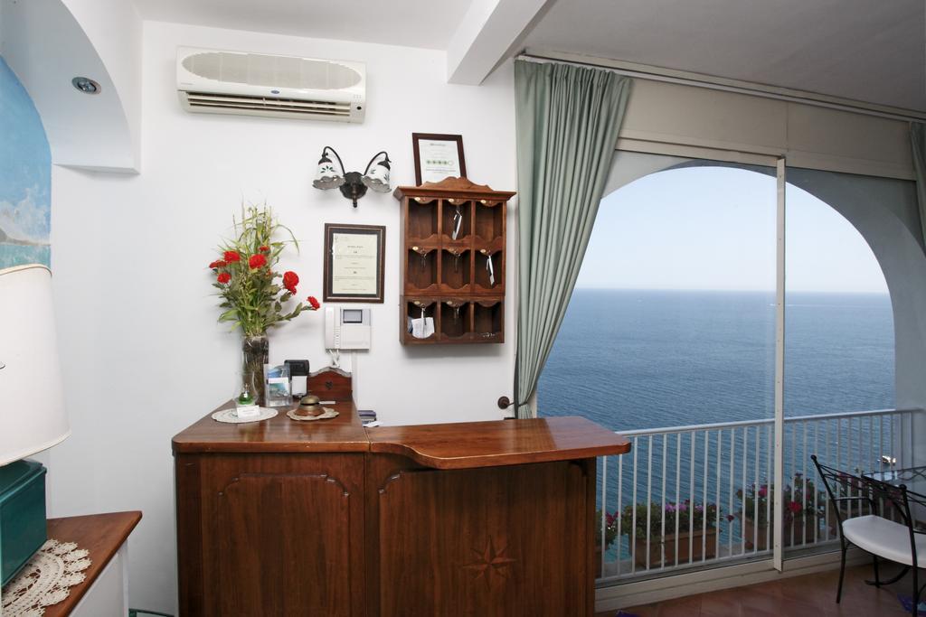 Hotel La Ninfa Amalfi Bagian luar foto
